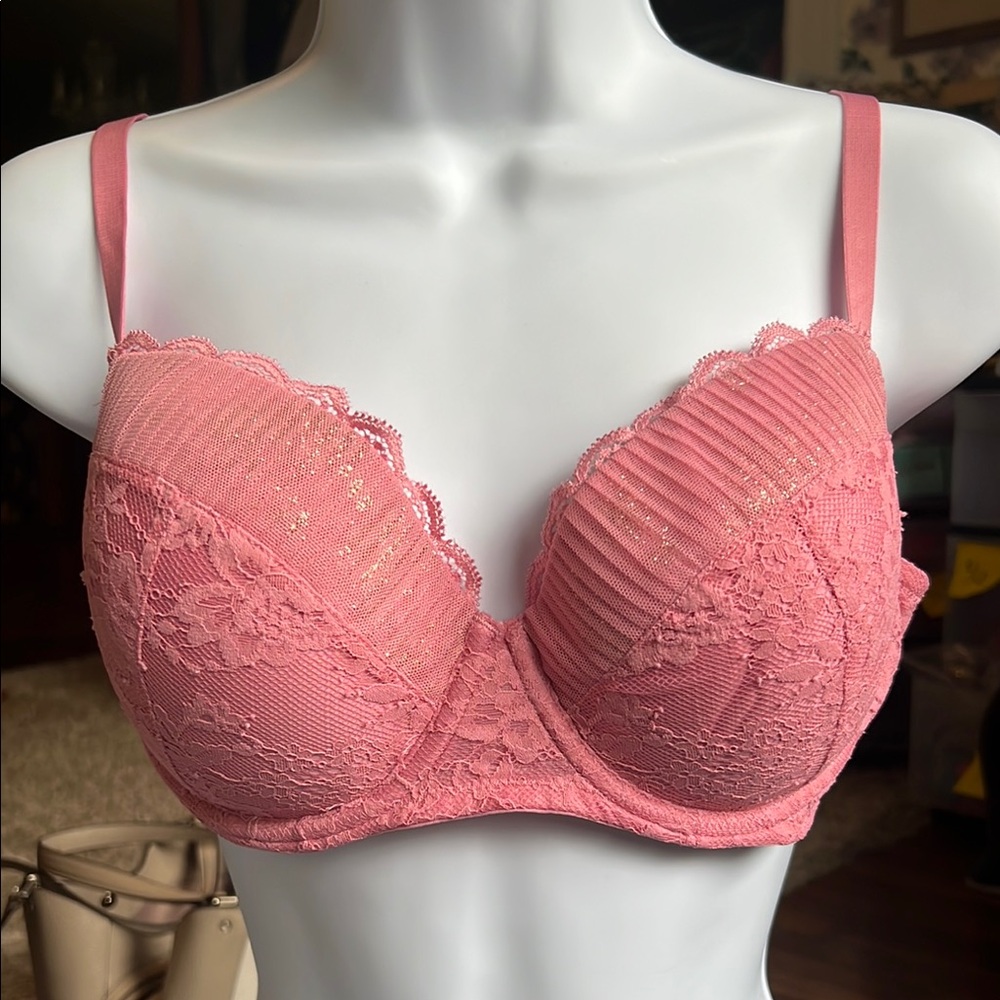 Victoria’s Secret Pink Dream Angels lined Demi Lace Underwire Bra 34DD